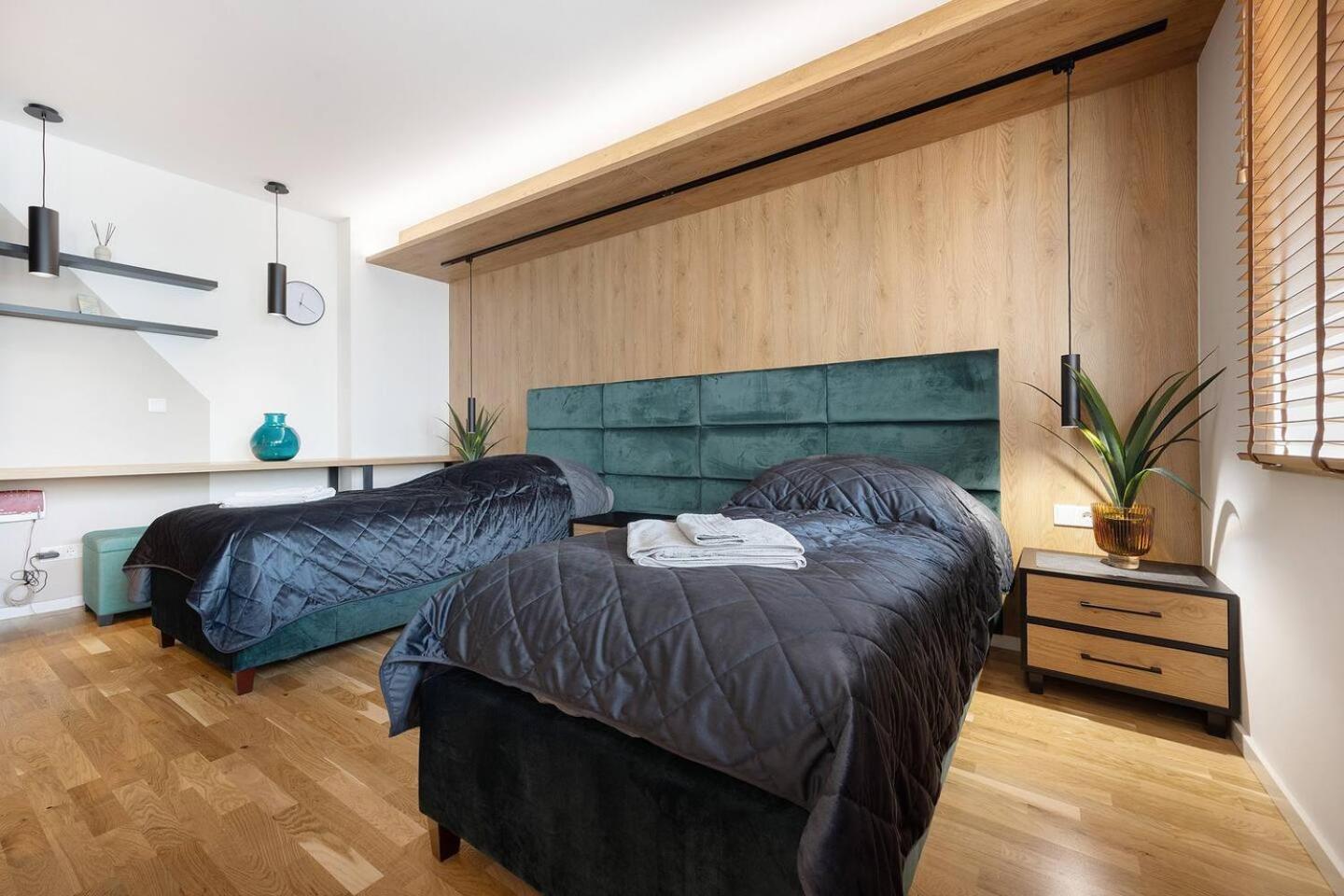 M&m Living In Apartment